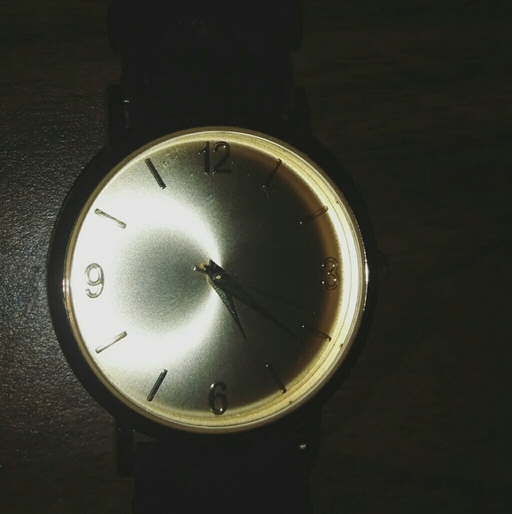 Bezel Watch - Picture 2 of 2